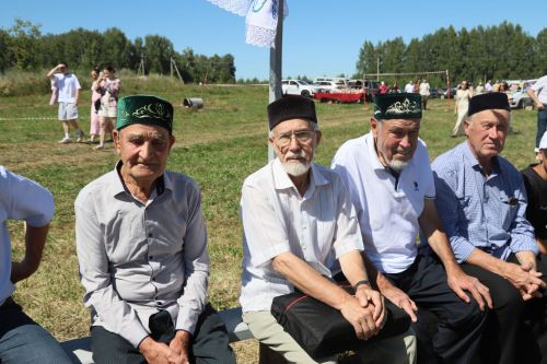 Бәхет эзләп ерак киткәннәрне Авыл көне дәшеп кайтара