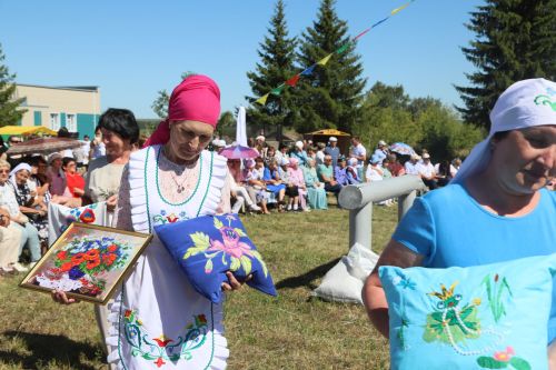 Бәхет эзләп ерак киткәннәрне Авыл көне дәшеп кайтара