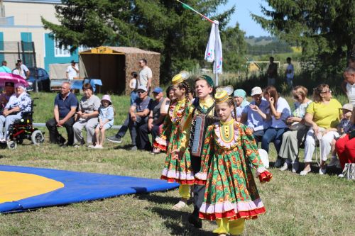 Бәхет эзләп ерак киткәннәрне Авыл көне дәшеп кайтара