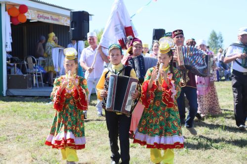 Бәхет эзләп ерак киткәннәрне Авыл көне дәшеп кайтара