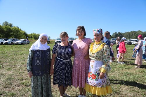 Бәхет эзләп ерак киткәннәрне Авыл көне дәшеп кайтара