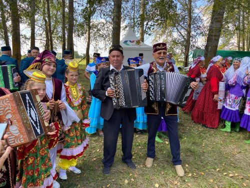 «Моңнар кайтсын авылга» фестивале узды