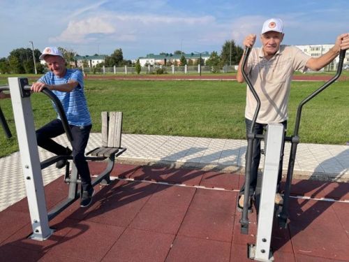 «Яшьлек» стадионын төзекләндергәннән соң күрергә өлкәннәр килде