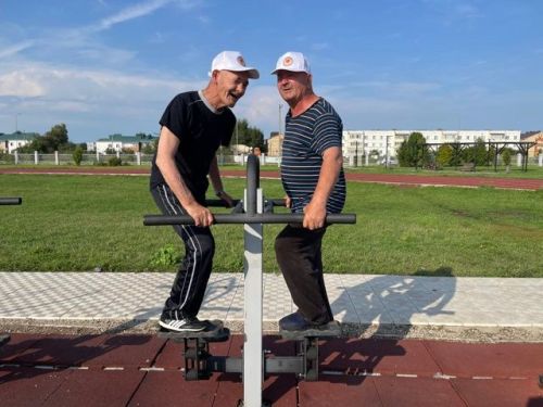 «Яшьлек» стадионын төзекләндергәннән соң күрергә өлкәннәр килде