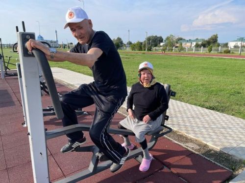 «Яшьлек» стадионын төзекләндергәннән соң күрергә өлкәннәр килде