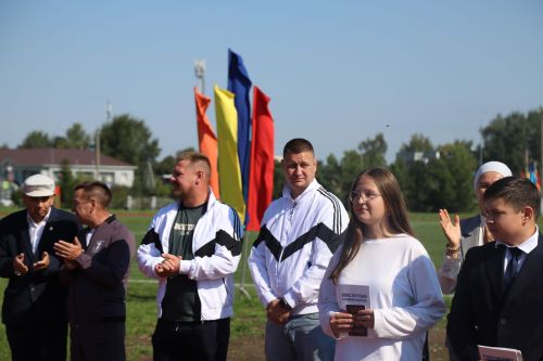 Россия Федерациясе дәүләт флагы көне уңаеннан һәм “Татарстанда җәй” проекты кысаларында йөгереш узды