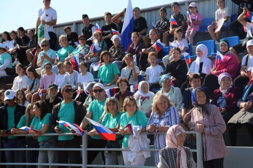 Россия Федерациясе дәүләт флагы көне уңаеннан һәм “Татарстанда җәй” проекты кысаларында йөгереш узды
