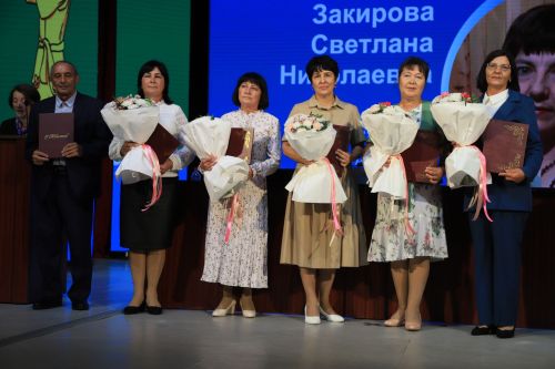 Бүген укытучылар киңәшмәсе узды