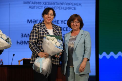 Бүген укытучылар киңәшмәсе узды