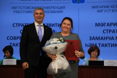 Бүген укытучылар киңәшмәсе узды