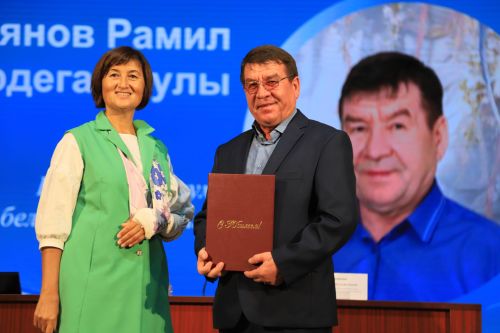 Бүген укытучылар киңәшмәсе узды