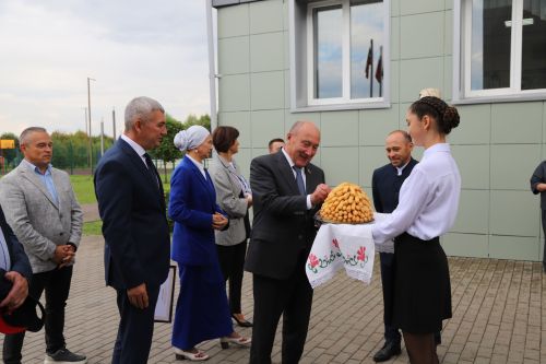 Мөслимгә эшлекле визит белән Марат Әхмәтов килде