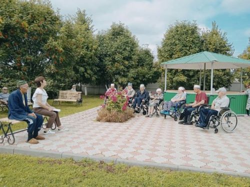 Мөслим картлар һәм инвалидлар интернат-йортында әдәби сәгать узды