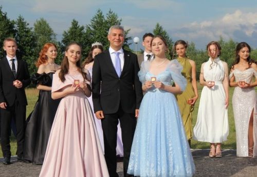 Руслан Гаджиев мөслимлеләргә даими ярдәм күрсәтә