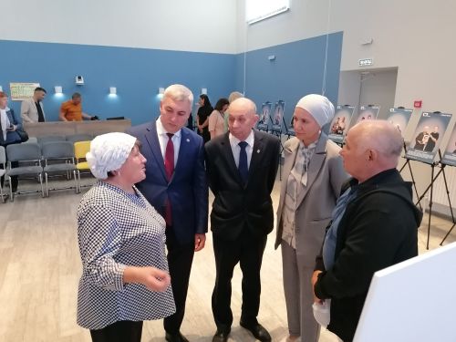 Мөслимдә «Герой әтисе» исемле күчмә фотокүргәзмә ачылды