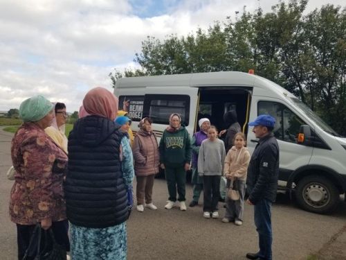 П. Днепров исемендәге Рус-Шуган төп гомуми белем бирү мәктәбе территориясендә урнашкан музей кунаклар кабул итте