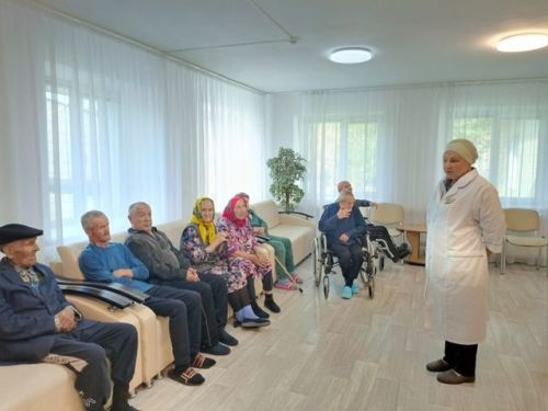 Өлкәннәр интернетны өйрәнә