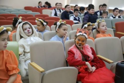 «Театр яктылыкка илтә»: район мәктәпләренең ярышы булды