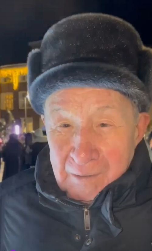 Фоат Садриев Яңа елга теләкләрен җиткерде