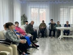 Бүген Мөслимгә ТР Хезмәт, мәшгульлек һәм социаль яклау министры Эльмира Зарипова килде