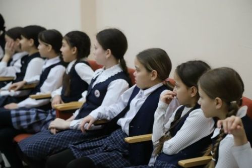 Мөслим лицее укучылары сыйныф сәгатендә «Аргамак» ат спорты комплексы тренерлары белән очрашты