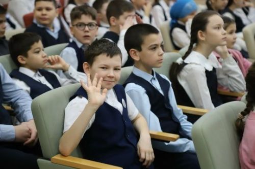 Мөслим лицее укучылары сыйныф сәгатендә «Аргамак» ат спорты комплексы тренерлары белән очрашты