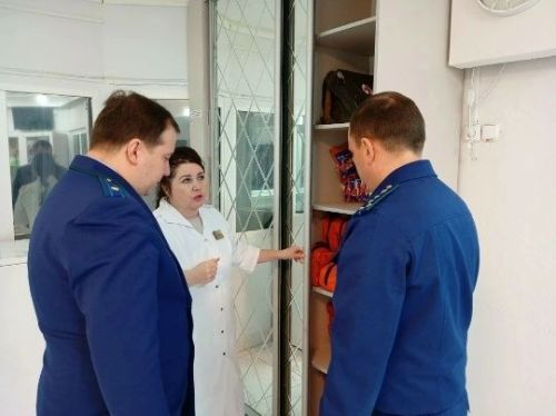 Булат Галимуллин картлар йортында яшәүчеләр белән очрашты