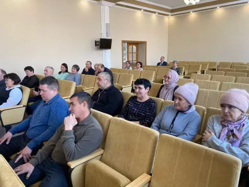 Район хакимиятенең акталар залында пайчылар җыелышы узды