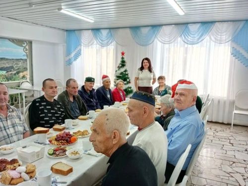 Мөслим картлар һәм инвалидлар йортында кунаклар булды