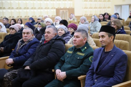 Халык яшәештән канәгать