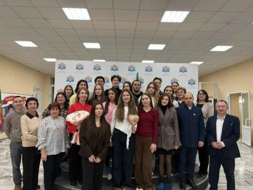 Студентлар белән очрашу