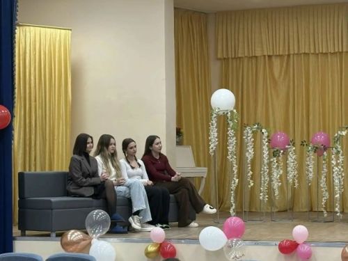 Студентлар белән очрашу
