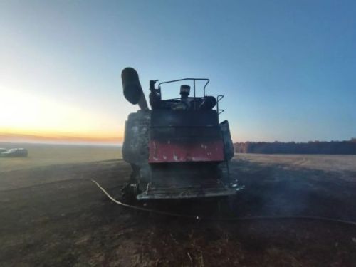 Яңа Усы авылы янындагы басуда “Полесье” маркалы комбайнга ут капкан