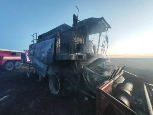 Яңа Усы авылы янындагы басуда “Полесье” маркалы комбайнга ут капкан