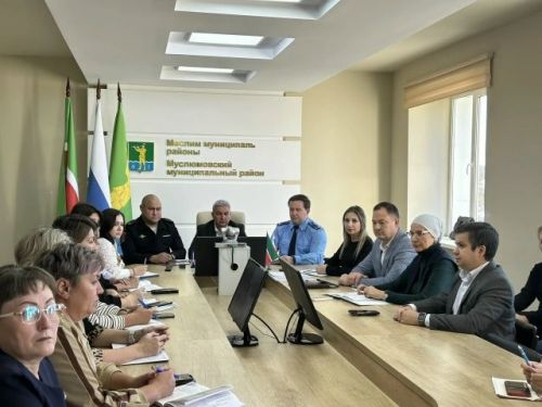 Мөслимлеләр балигъ булмаганнар эшләре буенча республика комиссиясе утырышында катнашты