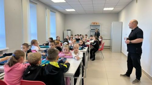 Мәктәптән тыш эшләр үзәгендә нард уеннары буенча осталык дәресе узды