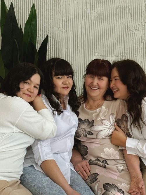Көннәр якты булсын өчен әни кирәк! бәйгесенә беренче язма килде