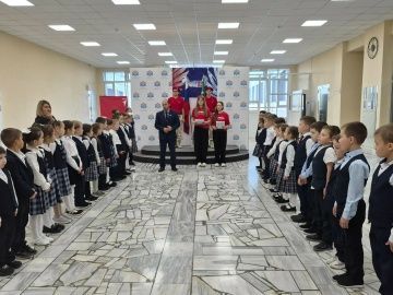 Беренче сыйныф укучыларын «Россия бөркетләре» сафларына кабул иттеләр!