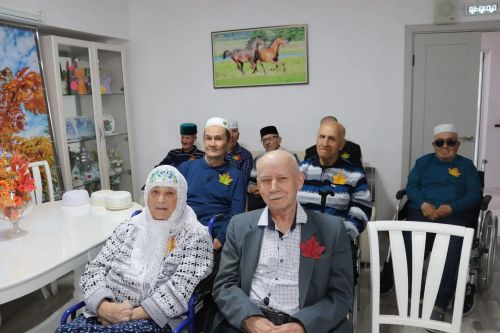 Мөслим картлар интернатында өлкәннәрне бәйрәм белән тәбрикләделәр