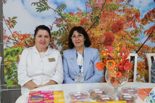 Мөслим картлар интернатында өлкәннәрне бәйрәм белән тәбрикләделәр