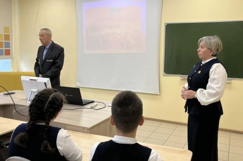 Мөслим лицеенда  “Әфганстан – йөрәк ярасы” темасына  тәрбия сәгате узды