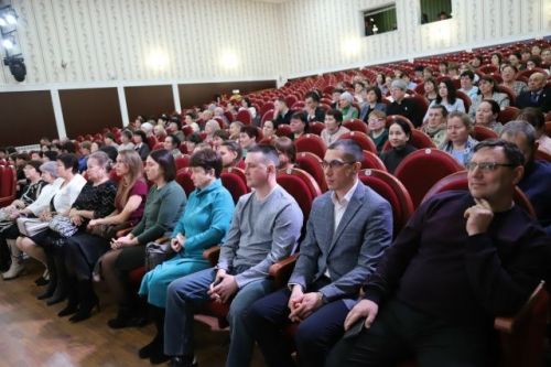 Район үзәк хастаханәсе коллективының отчет җыелышы үтте