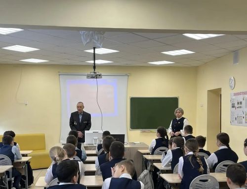 Мөслим лицеенда  “Әфганстан – йөрәк ярасы” темасына  тәрбия сәгате узды