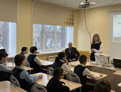 Мөслим лицеенда  “Әфганстан – йөрәк ярасы” темасына  тәрбия сәгате узды
