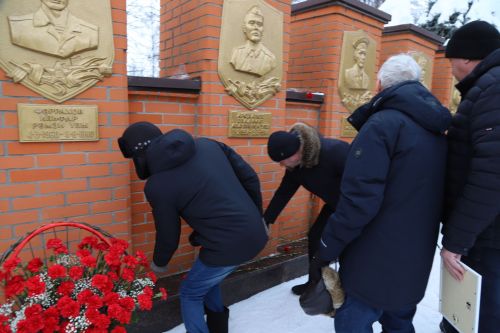 Совет гаскәрләрен Әфганстаннан чыгаруның 37 еллыгы уңаеннан митинг үтте