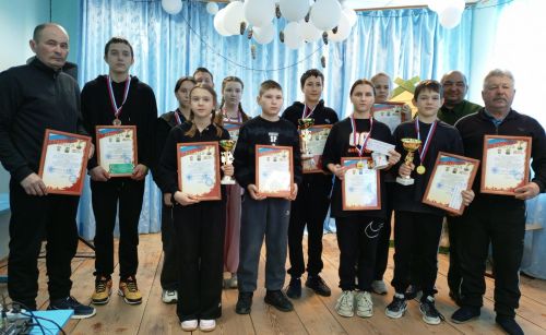 Рус Шуган мәктәбендә Советлар Союзы Герое Петр Днепров кубогына ярышлар узды