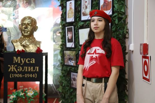 Мөслим яңа биеклекләргә омтыла
