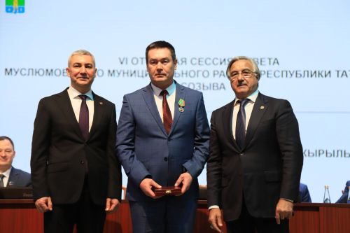 Мөслим яңа биеклекләргә омтыла
