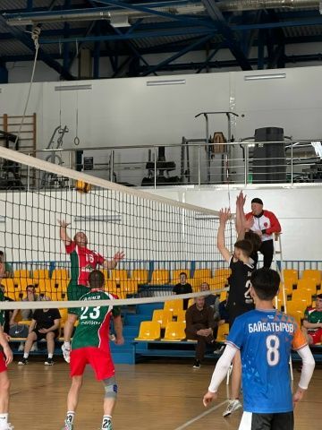 «Яшьлек» спорт сараенда волейбол ярышлары узды