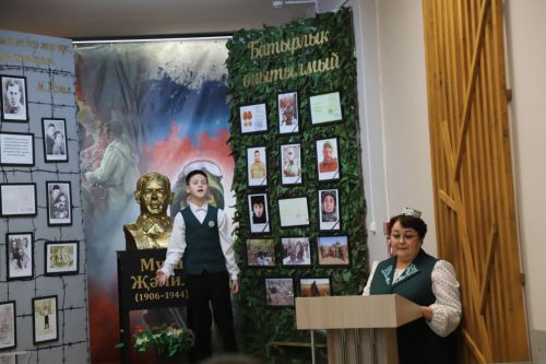 “Җырлап үттем данлы көрәш юлын...”